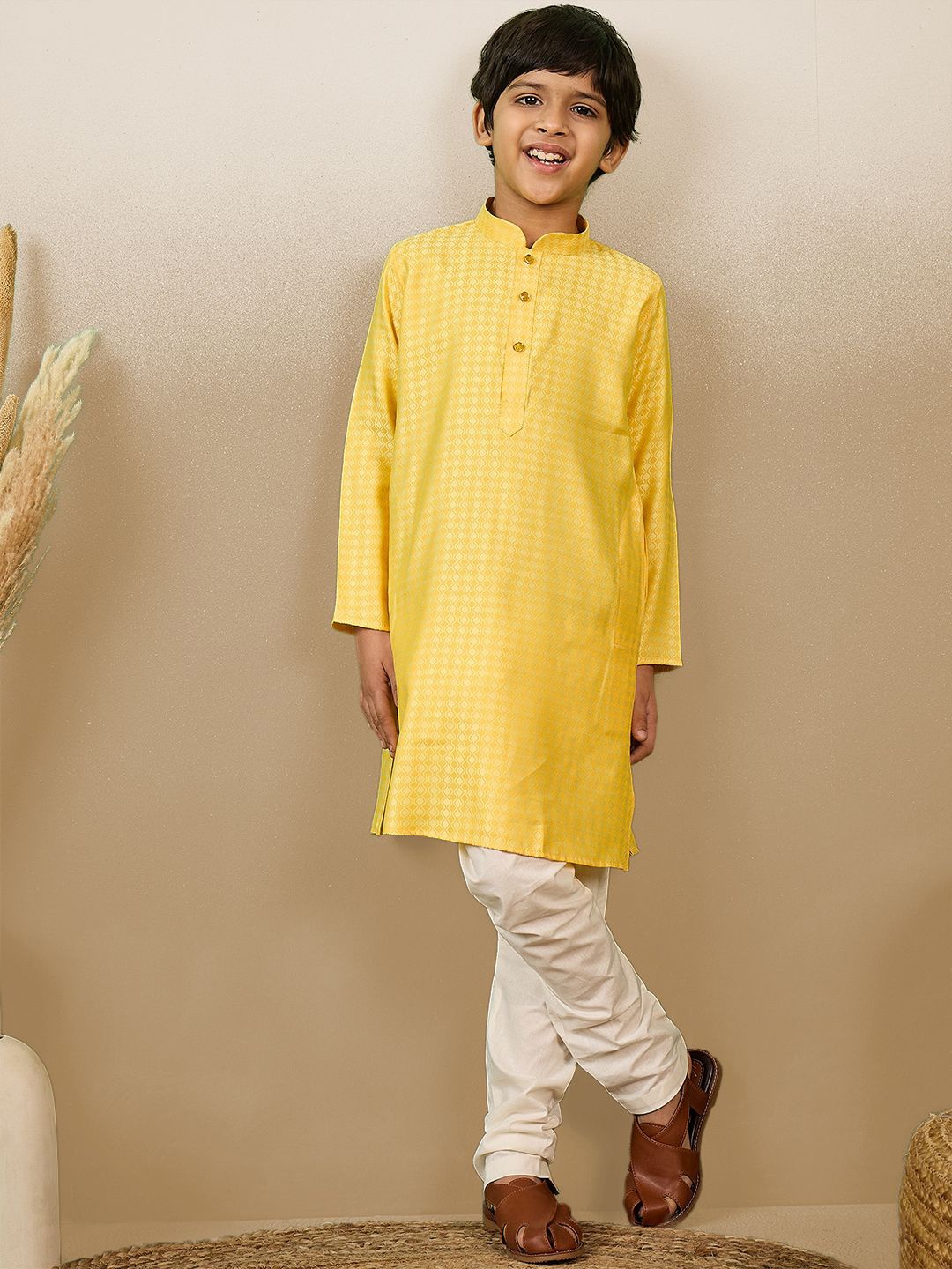 

Here&Now X Sanwara Boys Floral Printed Regular Pure Cotton Kurta with Churidar, Yellow