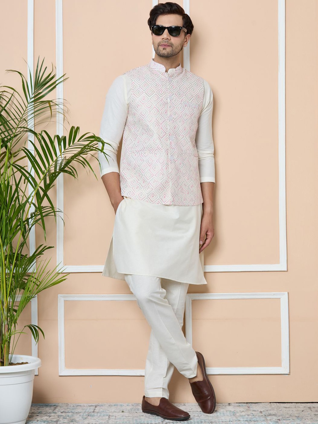 

See Designs Men Regular Chanderi Silk Kurta with Pyjamas, White