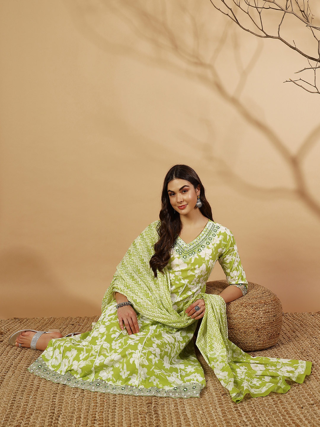 

IkDaiya Floral Printed Mirror Work V-Neck Pure Cotton Anarkali Kurta & Trousers & Dupatta, Green