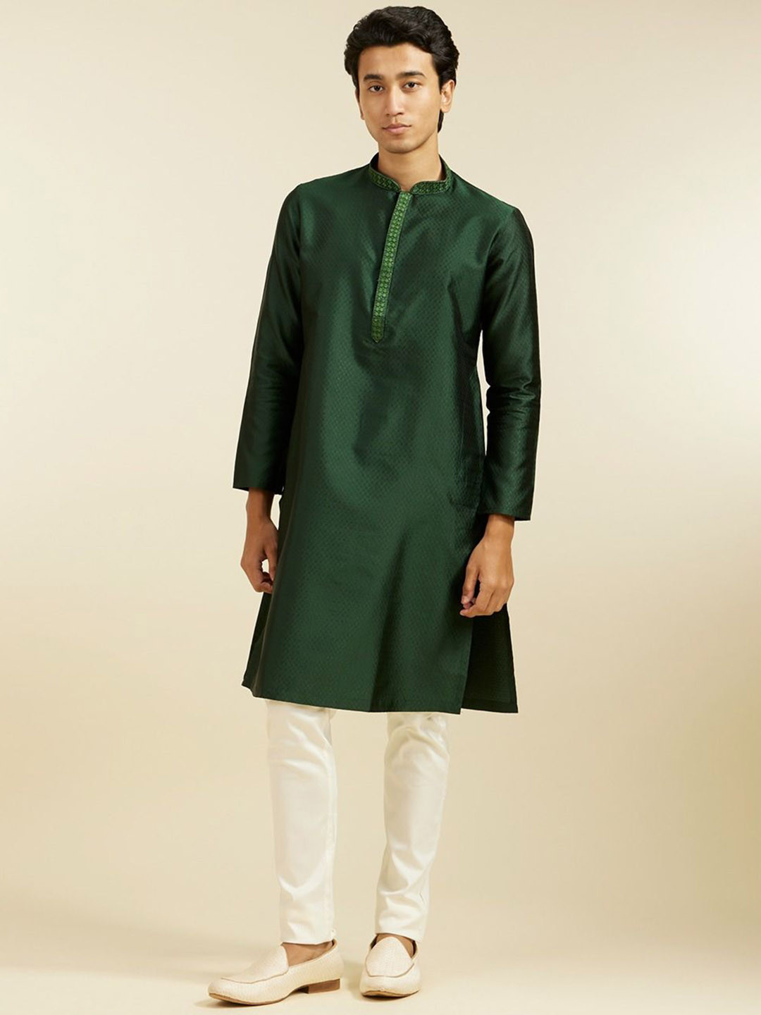 

Diwas by Manyavar Floral Woven Design Mandarin Collar Straight Kurta, Green