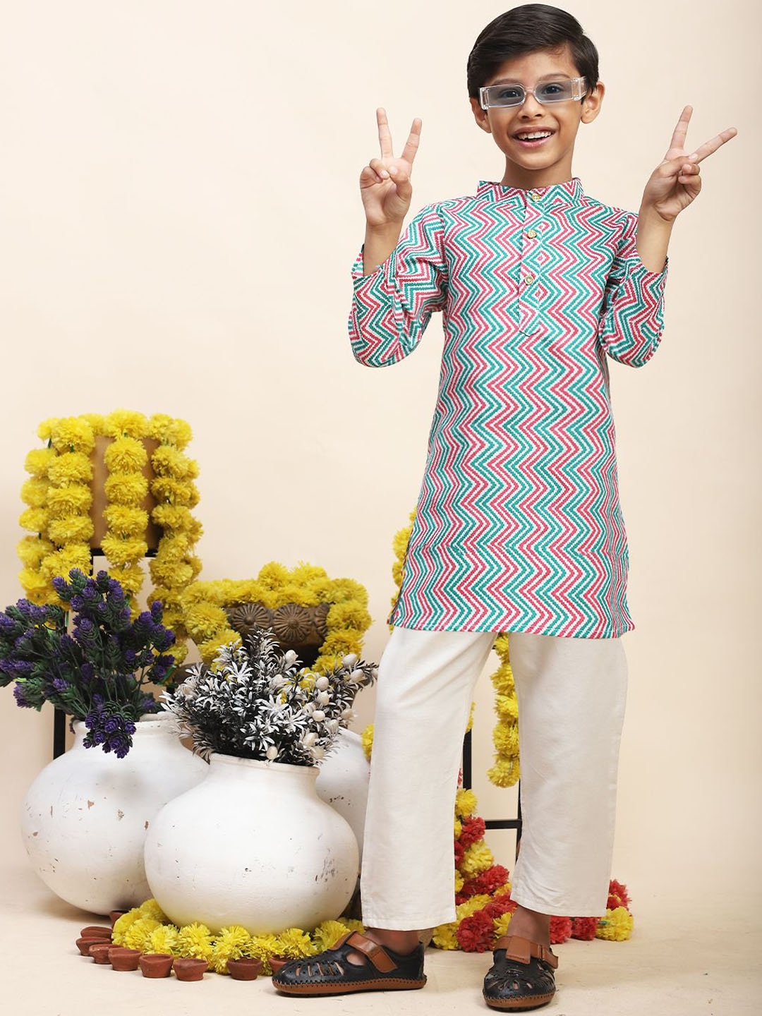 

Cutiekins Boys Chevron Printed Mandarin Collar Straight Kurta With Trousers, Green