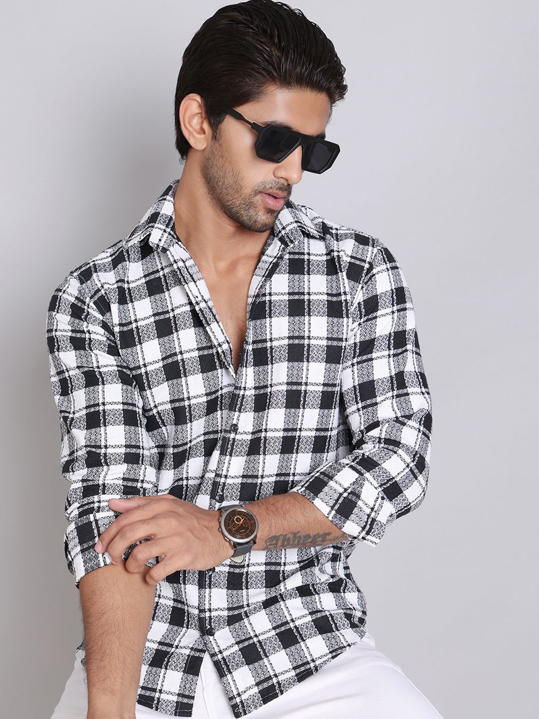 

Indian Needle Men Classic Spread Collar Tartan Checked Cotton Casual Shirt, Black