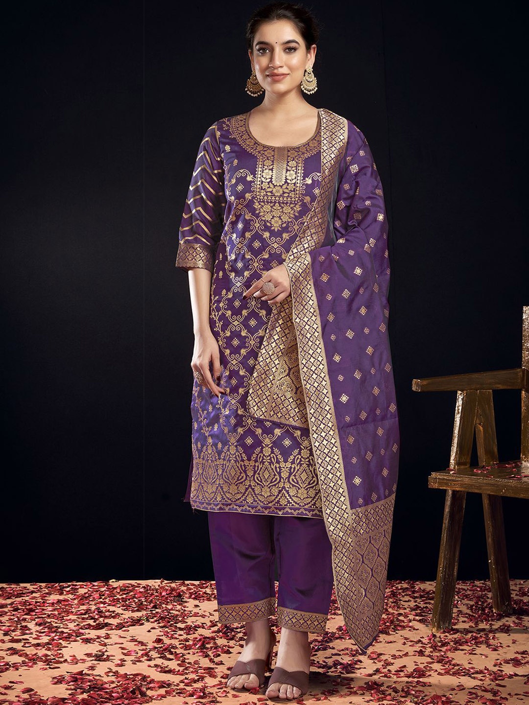 

SKYLEE Purple Ethnic Motifs Woven Design Zari Straight Kurta With Trousers & Dupatta, Gold