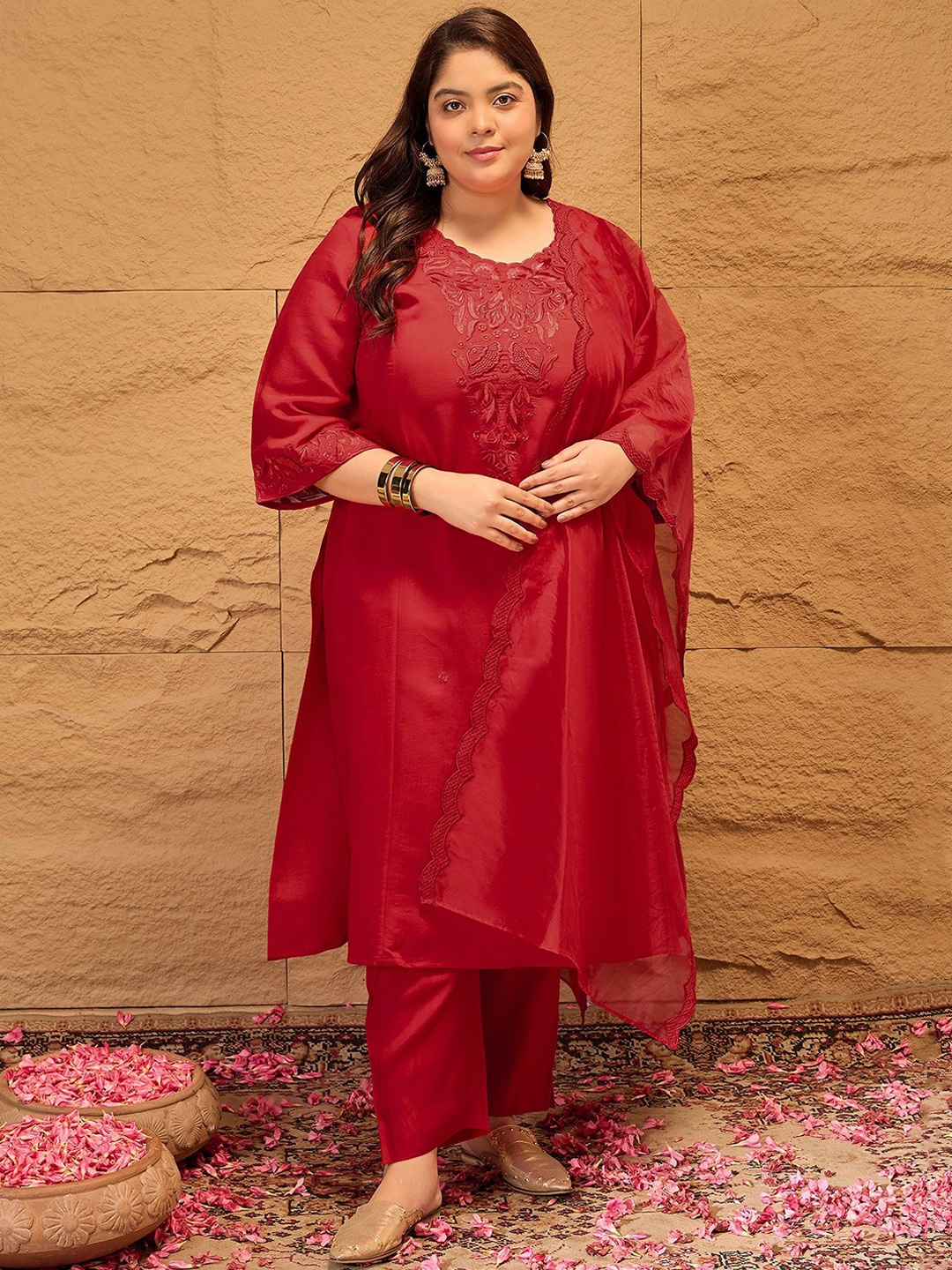 

INDDUS PLUS Plus Size Floral Yoke Design Straight Kurta With Trousers & Dupatta, Red