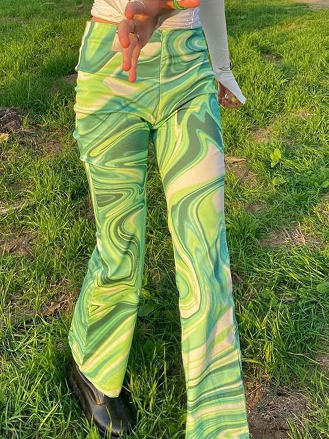 

KPOP Women Abstract Printed Regular Trousers, Green