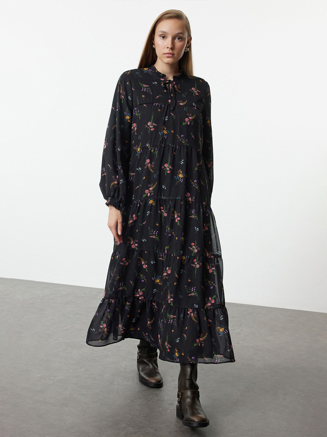 

Trendyol Floral Print Tie-Up Neck Puff Sleeve A-Line Midi Dress, Na
