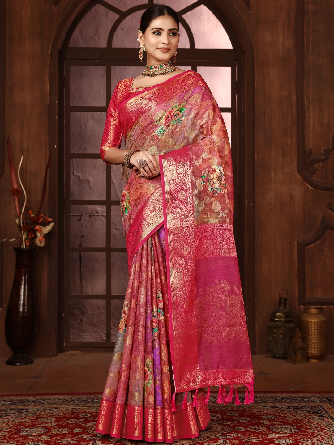 

VIRICA Floral Zari Saree, Red