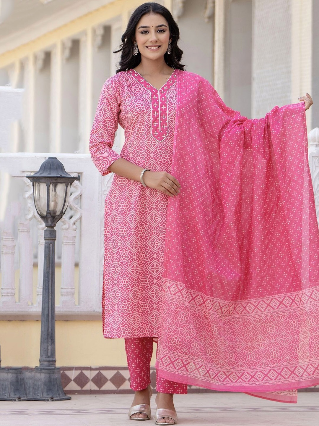 

Kohsh Women Bandhani Printed Regular Pure Cotton Kurta with Trousers & With Dupatta, Pink