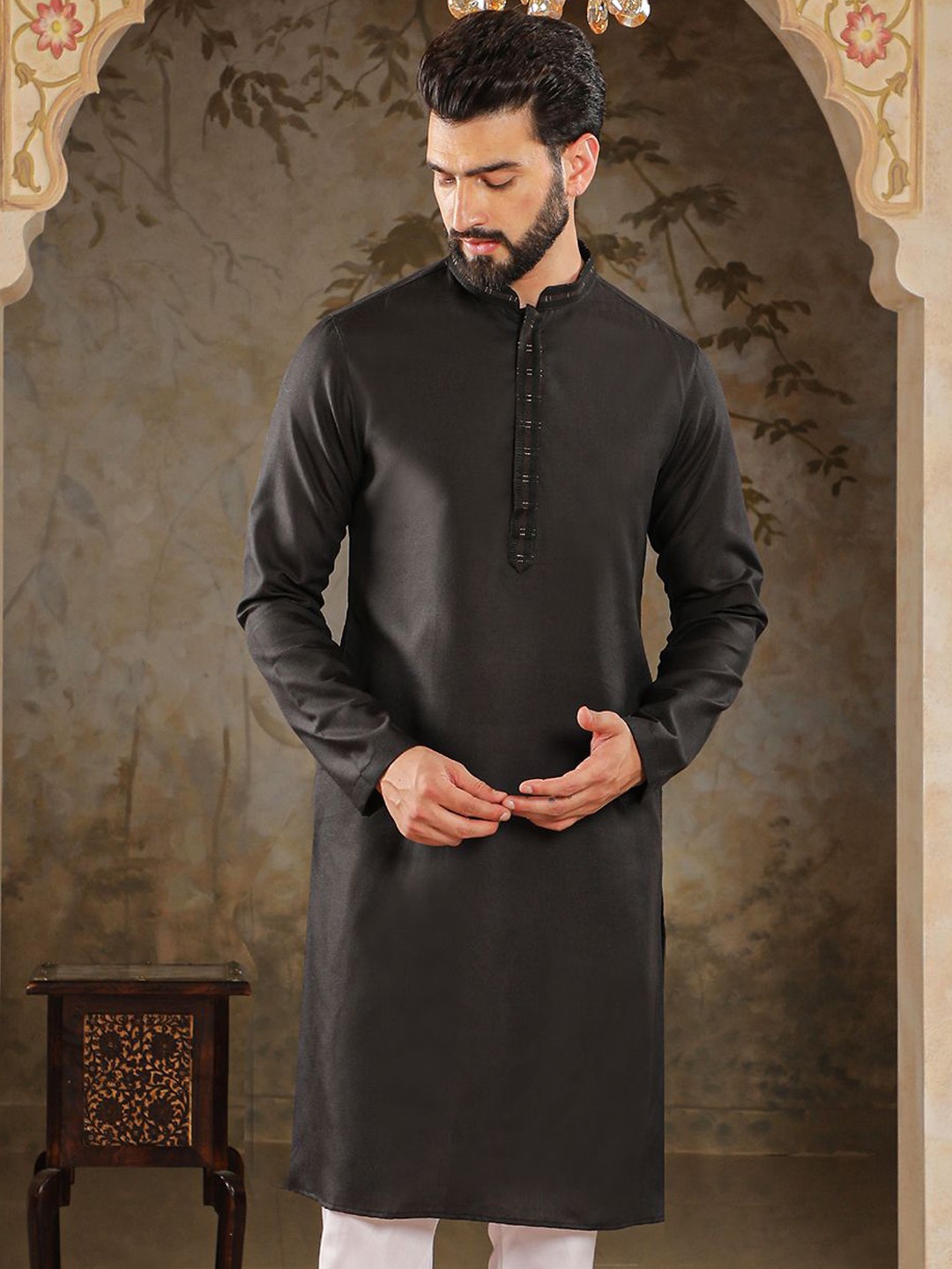 

HOUSE OF DEYANN Men Kurta, Black