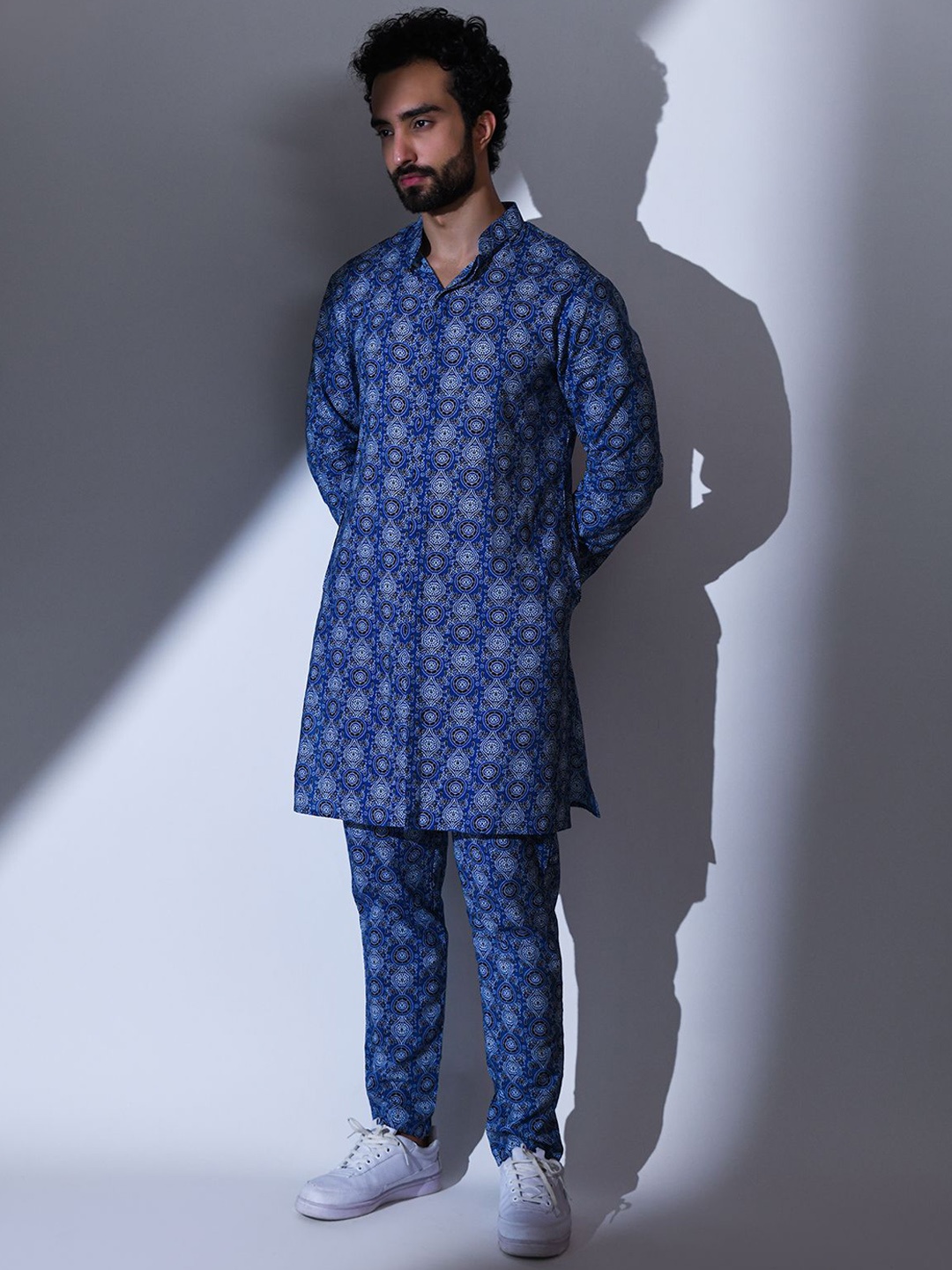 

Be Desi Ethnic Motifs Printed Mandarin Collar Straight Kurta With Pyjamas, Blue