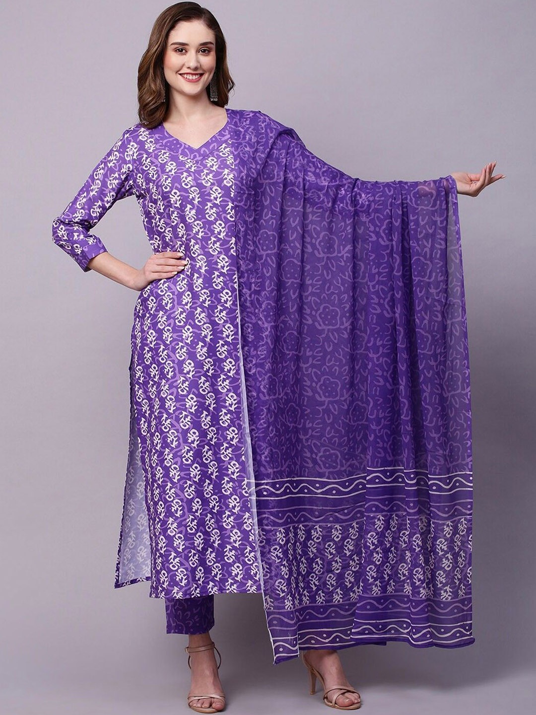 

GoSriKi Women Floral Printed Regular Kurta with Trousers & With Dupatta, Purple