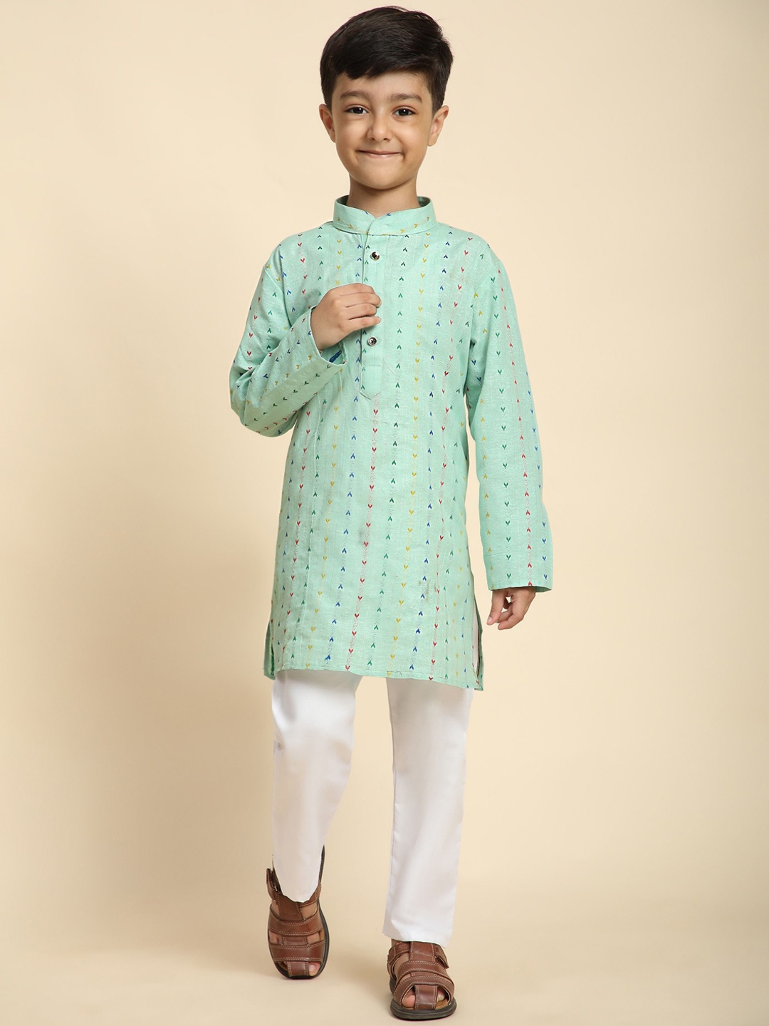 

Pro-Ethic STYLE DEVELOPER Boys Paisley Printed Pure Cotton Straight Kurta with Pyjamas, Green