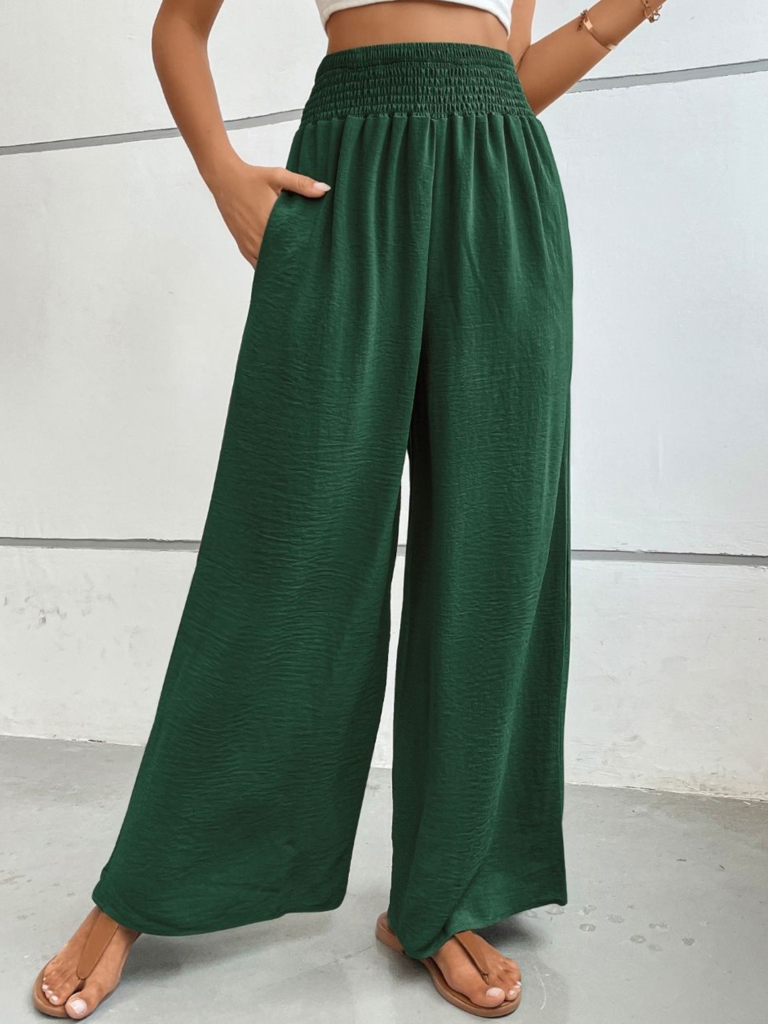 

KPOP Women Tailored Solid Regular Fit Polyester Trousers, Green