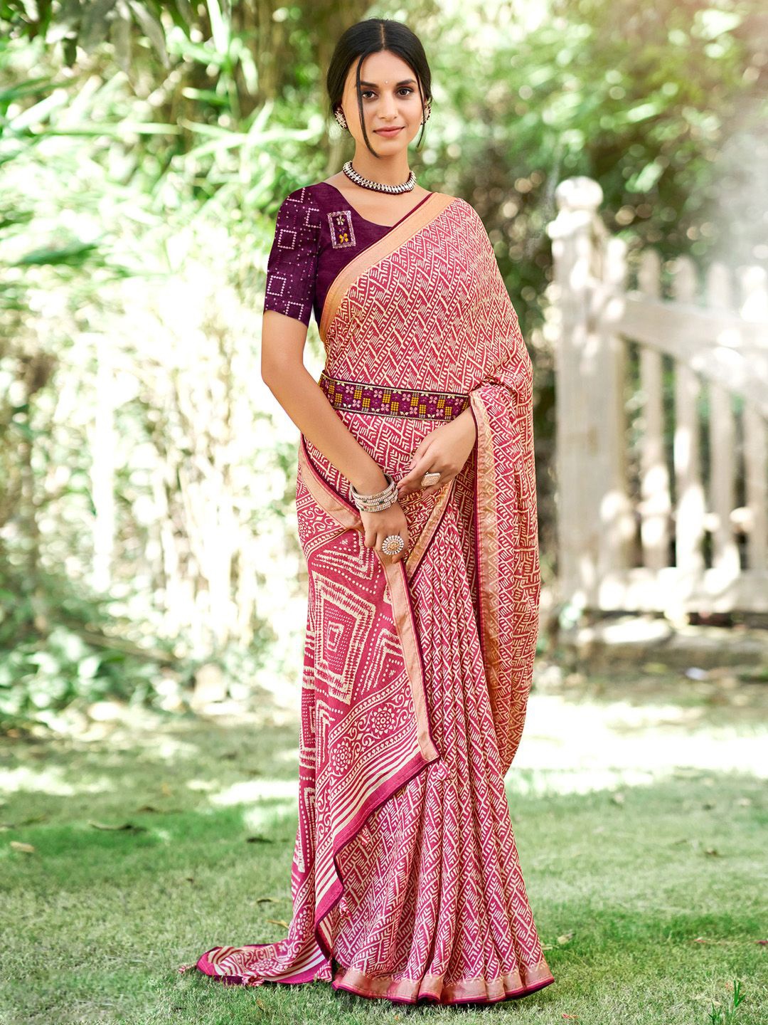 

Saree mall Ethnic Motifs Printed Saree, Pink