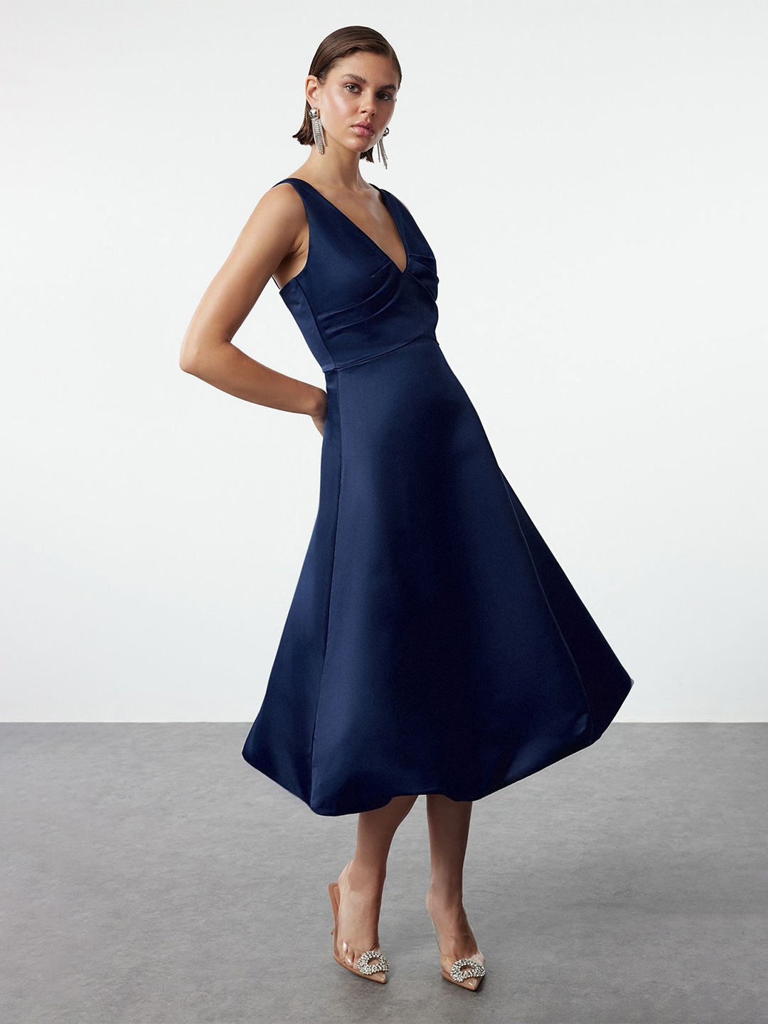 

Trendyol Fit & Flare Midi Dress, Na