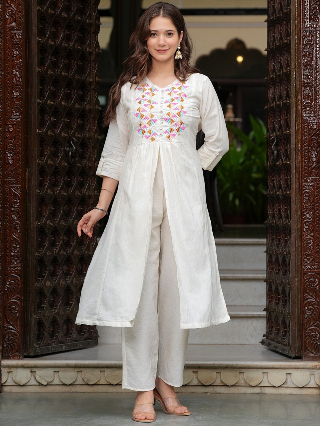 

HIVDO Floral Embroidered Pure Cotton Kurta With Trousers, White