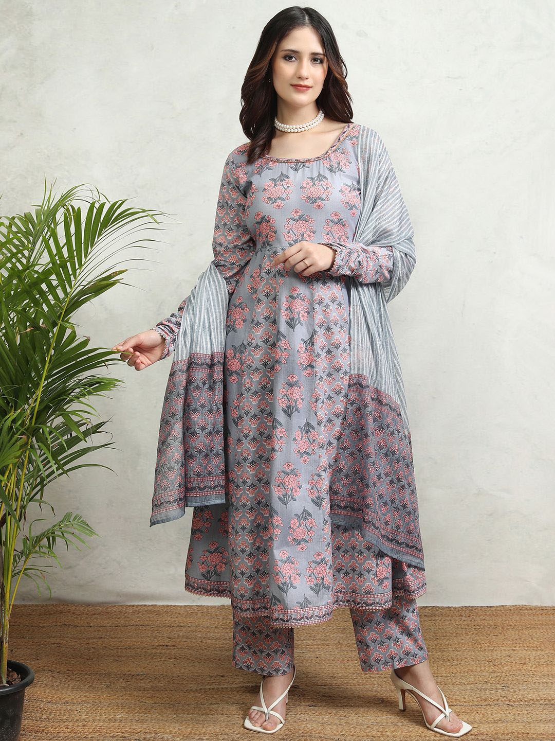 

Vishudh Women Floral Printed Regular Pure Cotton Kurta with Trousers & With Dupatta, Grey