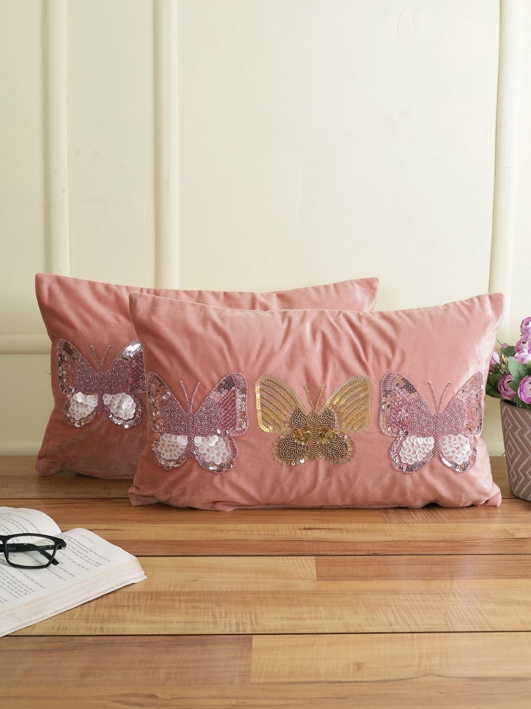 

eyda Pink & Gold Toned 2 Pieces Embellished Velvet Rectangle Cushion Covers