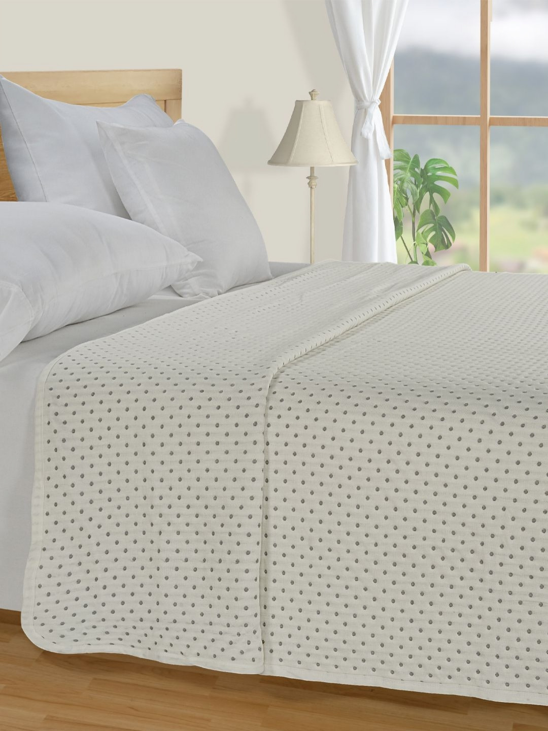 

SWAYAM Snunggle Off White Printed AC Room Double Bed Dohar With Bag