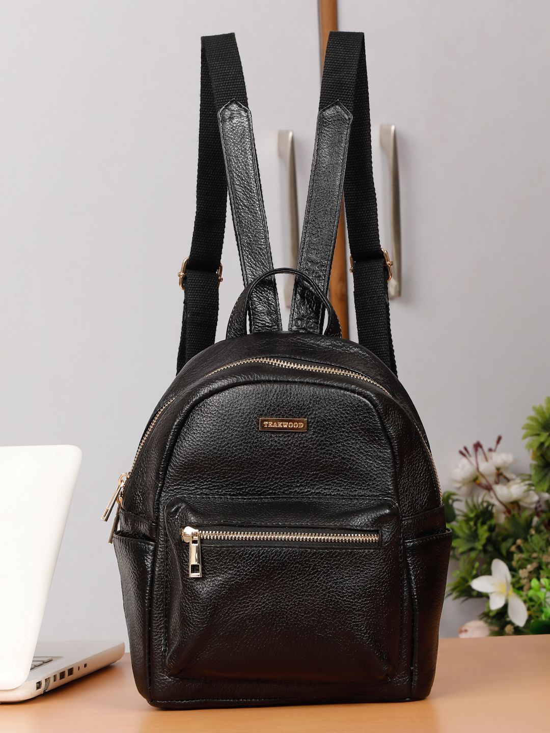 

Teakwood Leathers Women Textured Backpack, Black
