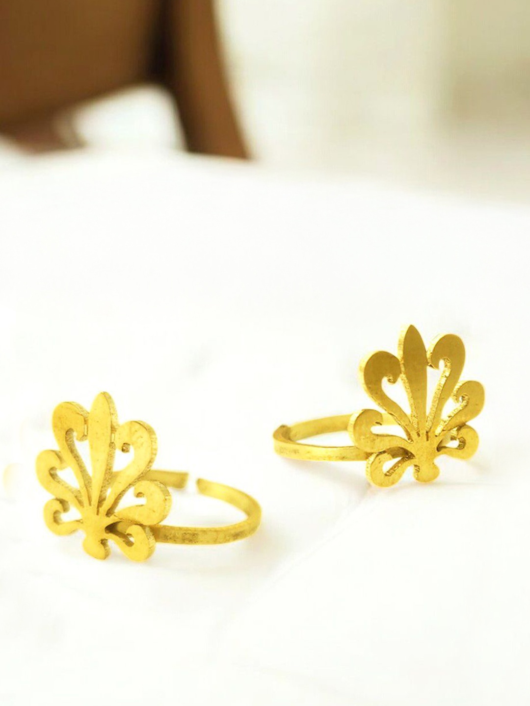 

Goldnera Snake Ethnic Adjustable Toe Rings, Gold