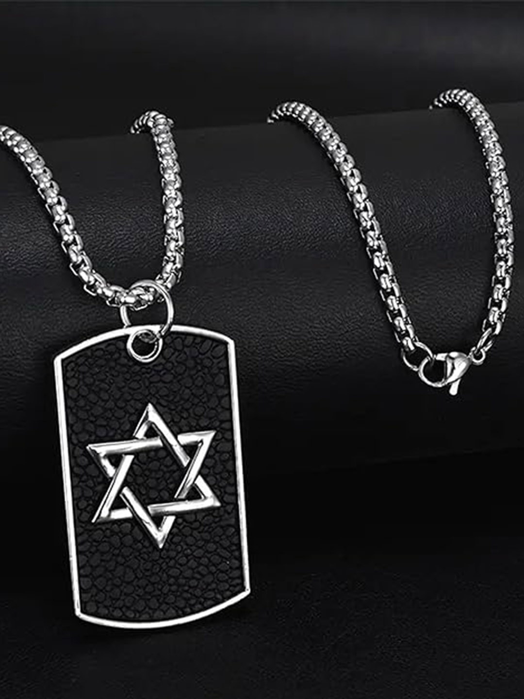 

Minprice Silver-Plated Oval Pendants with Chains