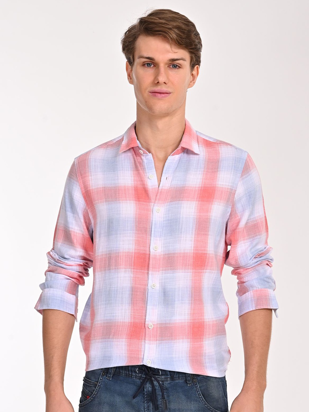 

POE Men Smart Slim Fit Opaque Checked Casual Shirt, Red