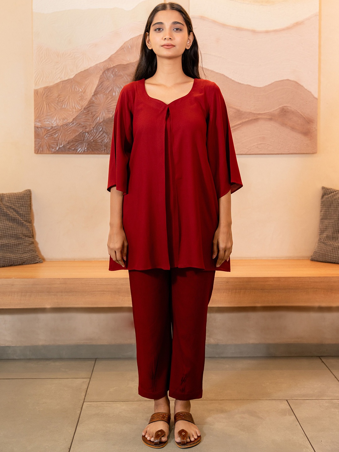 

GULABOSITABO Women Sweetheart A-Line Solid Co-ords, Maroon