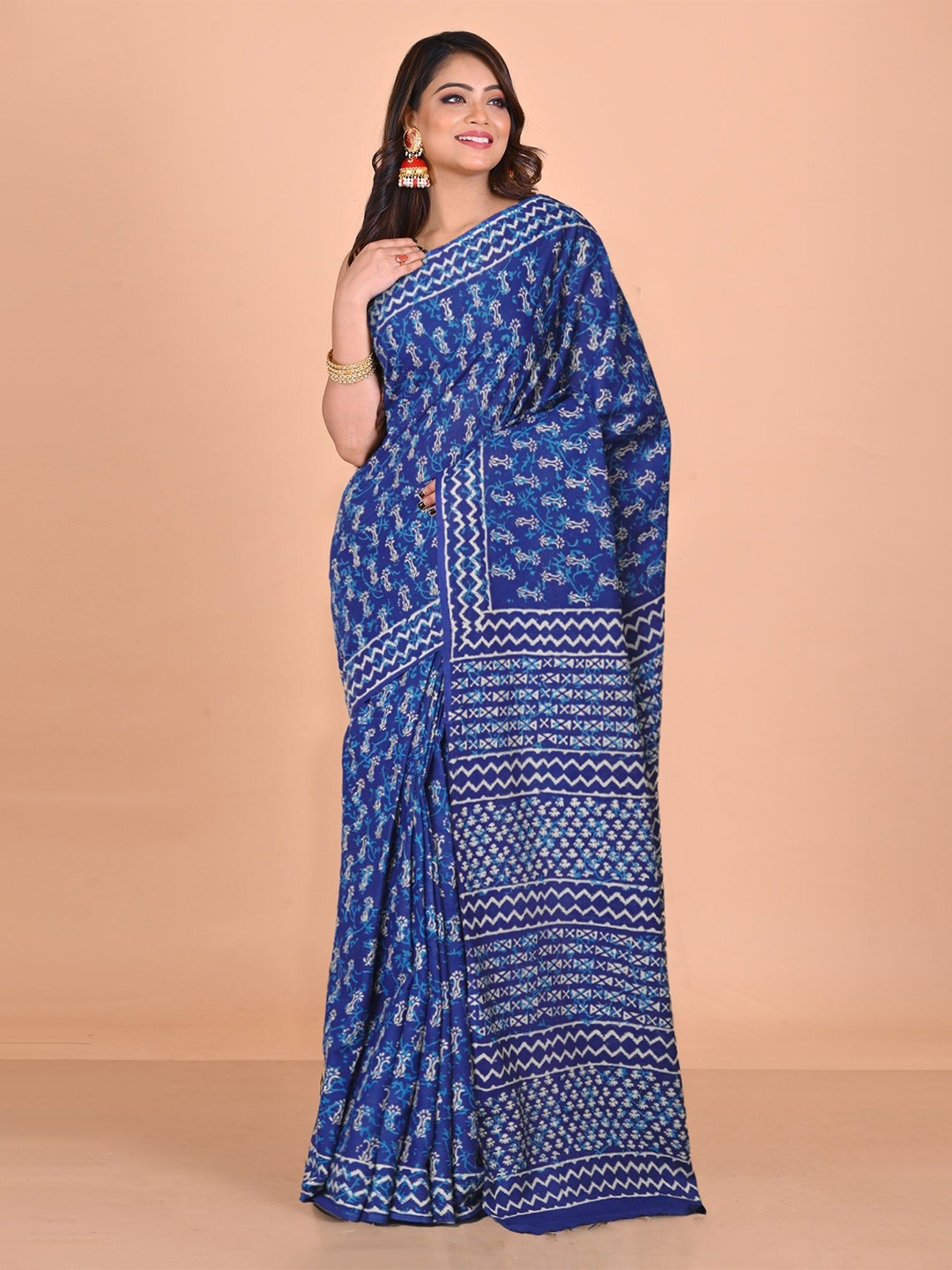 

Unnati Silks Ethnic Motifs Pure Cotton Handloom Block Print Saree, Navy blue