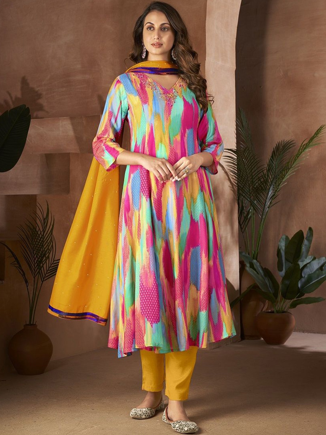 

JIVORA Abstract Printed V-Neck Sequinned Pure Silk Kurta with Trousers & Dupatta, Yellow