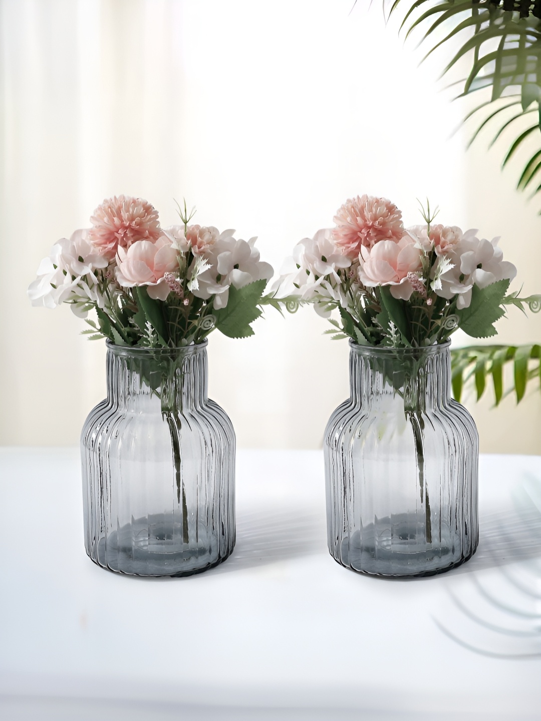 

The Better Home Grey 2 Pieces Glass Vases