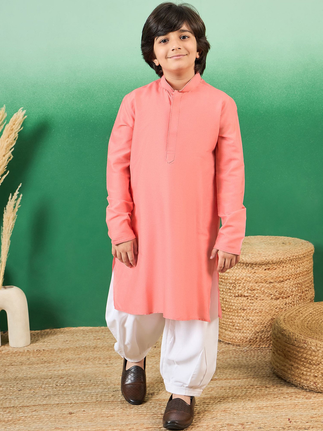 

Sangria Boys Mandarin Collar Neck Kurtas, Pink