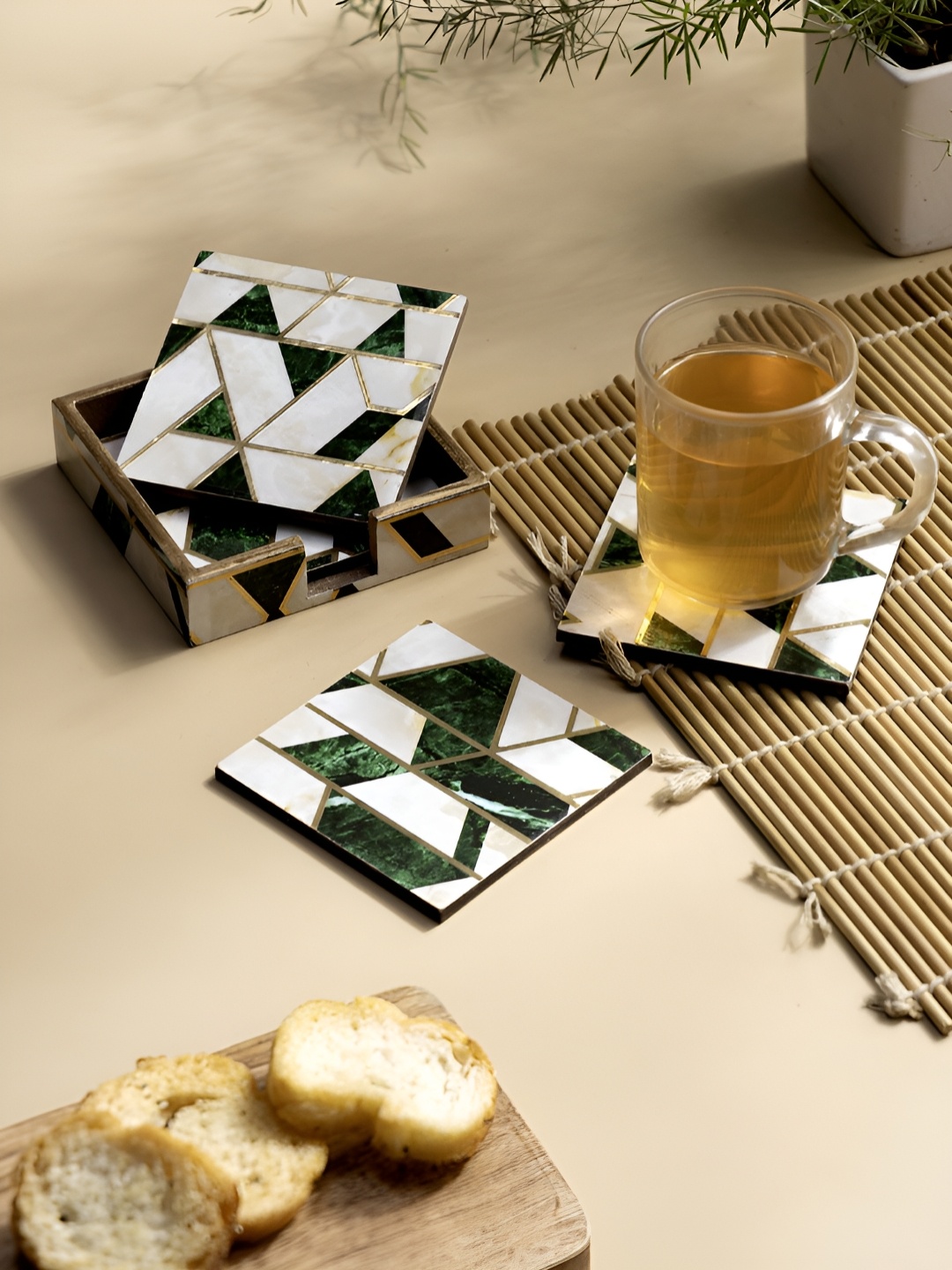 

DULI White & Green 4 Pieces Printed Wooden Square Coasters