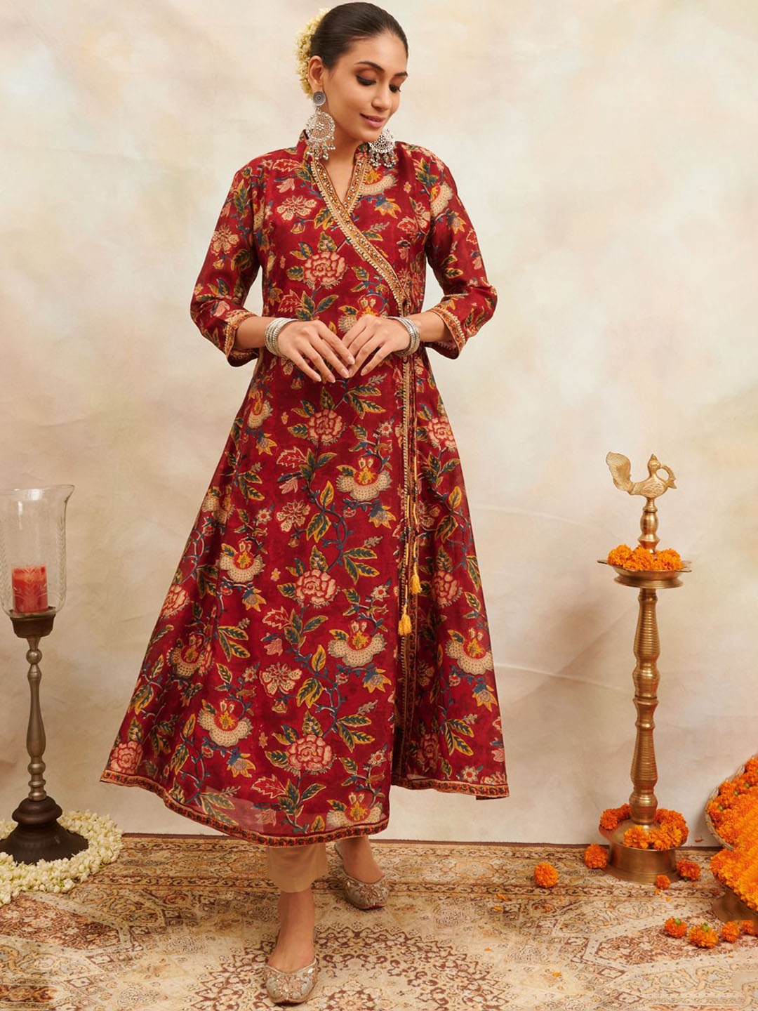 

Tahiliya Floral Printed Sequinned Chanderi Silk Anarkali Kurta, Maroon