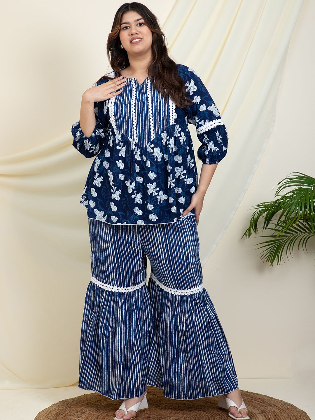 

DEEBACO Plus Size Floral Printed Top With Sharara, Blue
