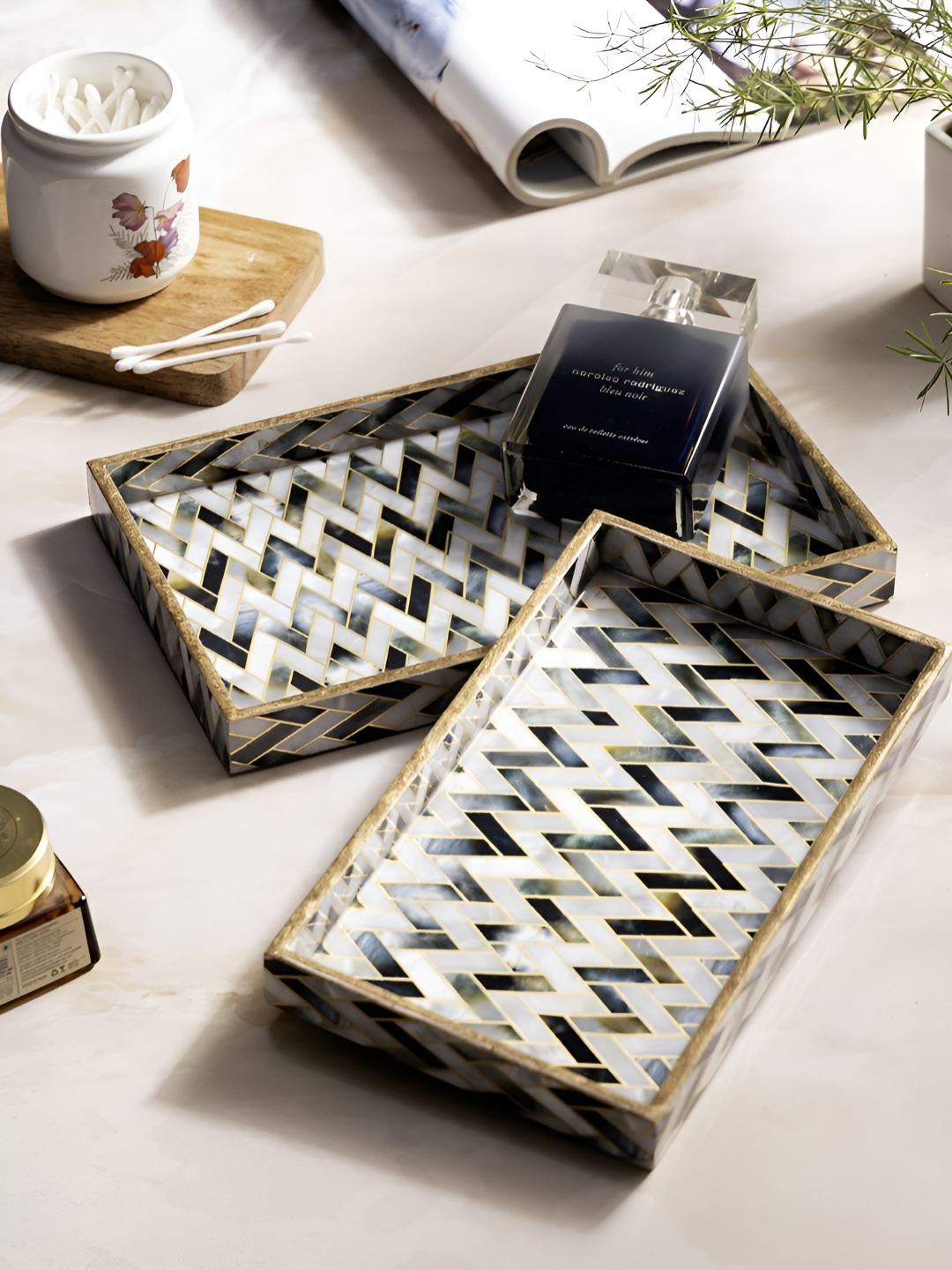 

DULI Silver Toned & Green 2 Pieces Geometric Printed Wooden Serving Tray