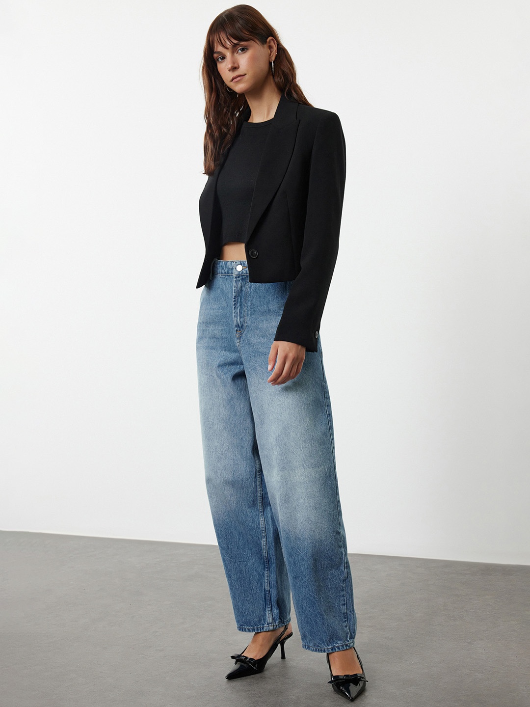 

Trendyol Women Slash Knee Jeans, Na