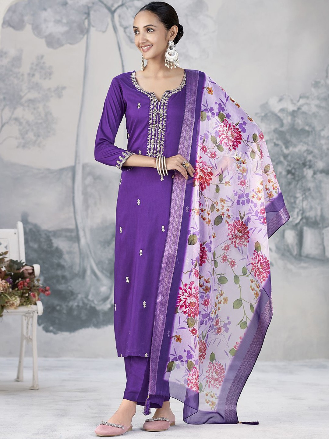 

J Turritopsis Floral Embroidered Sequinned Straight Kurta With Trousers & Dupatta, Violet