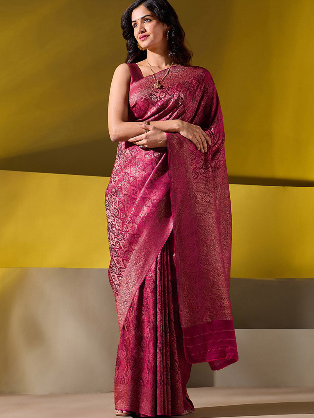 

Taneira Woven Design Zari Pure Crepe Saree, Red