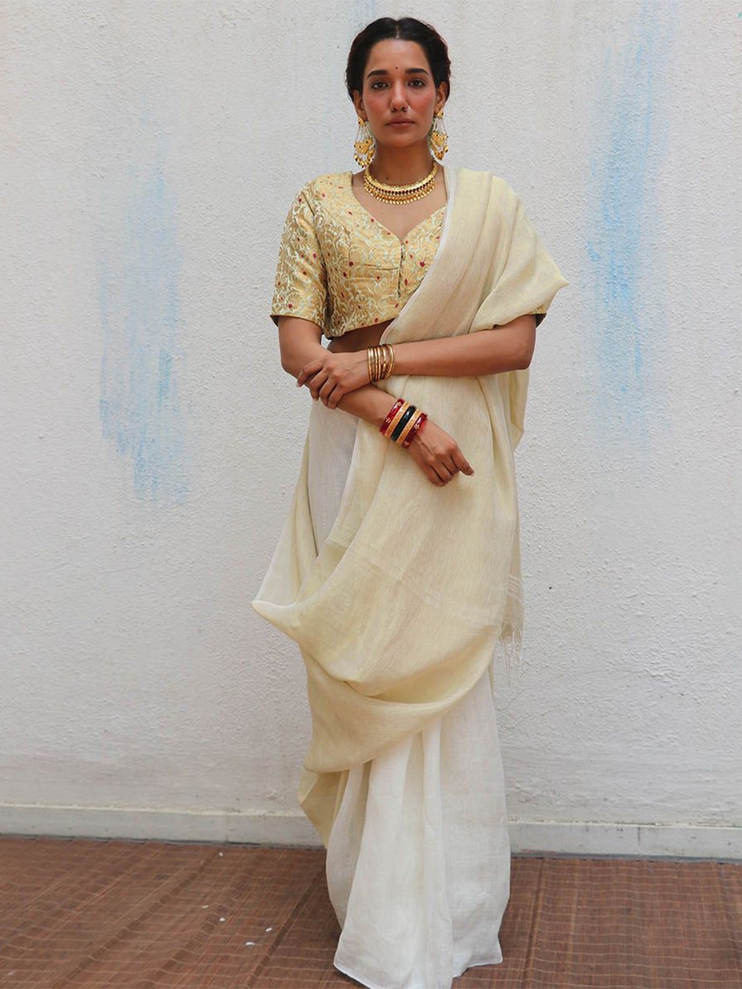

Chidiyaa Woven Design Zari Saree, White