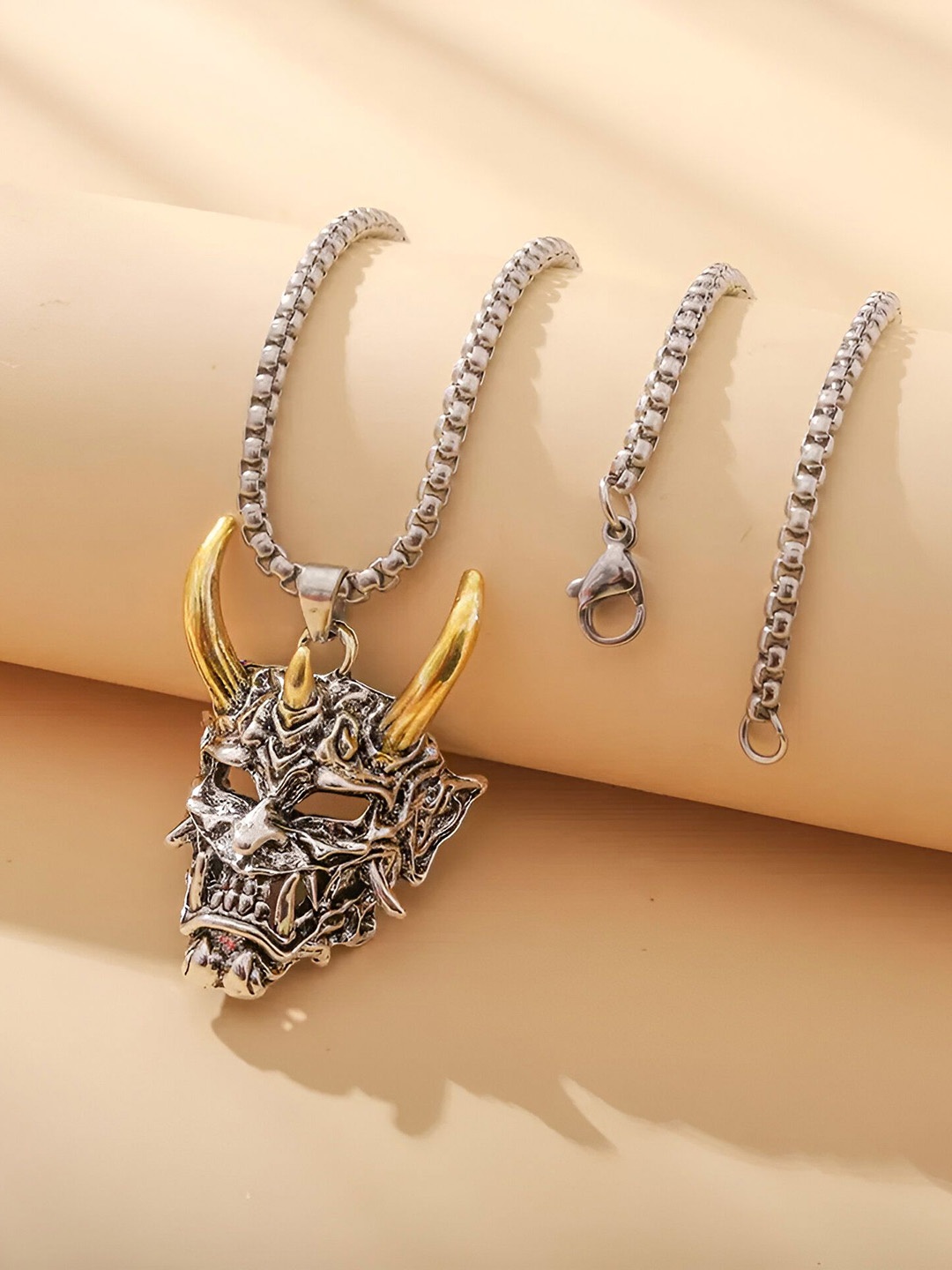 

Minprice Silver-Plated Contemporary Pendants with Chains