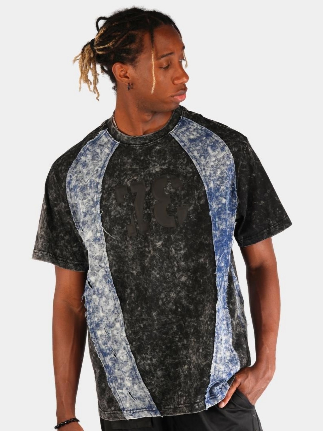 

BOTABOCHI Men Colourblocked Drop-Shoulder Sleeves Cotton T-shirt, Blue