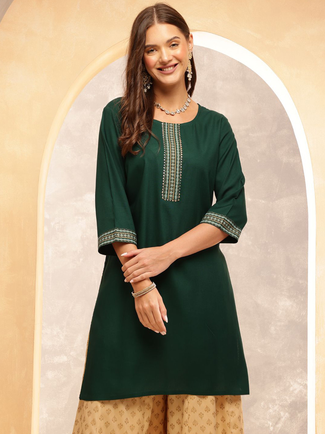 

Anouk Rustic Printed Round Neck Three-Quarter Sleeves Viscose Rayon Kurta, Green