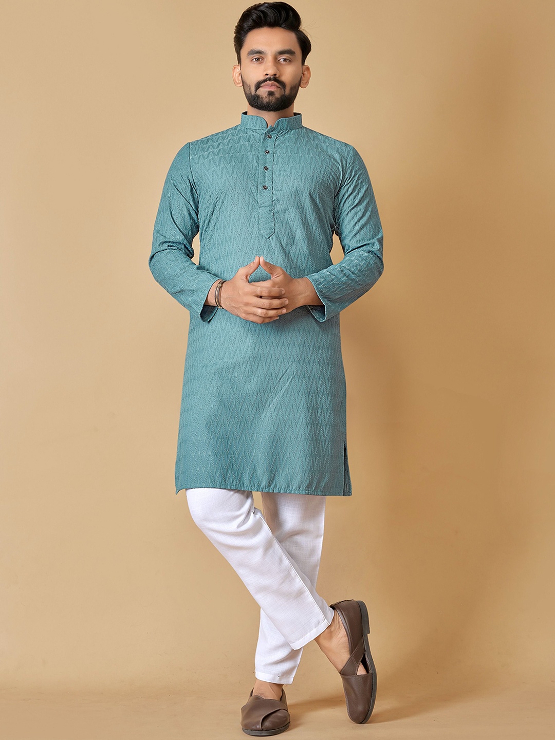 

Zurika Fashion Men Embroidered Thread Work Kurta, Teal