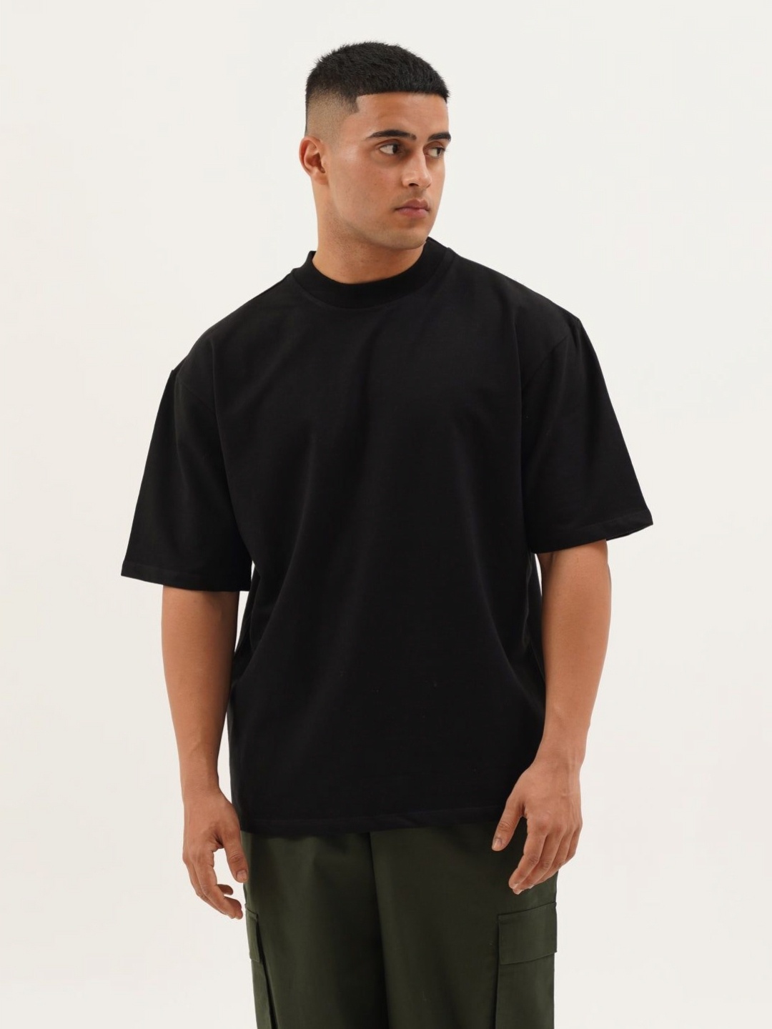 

Kranium Men Extended Sleeves Pockets T-shirt, Black
