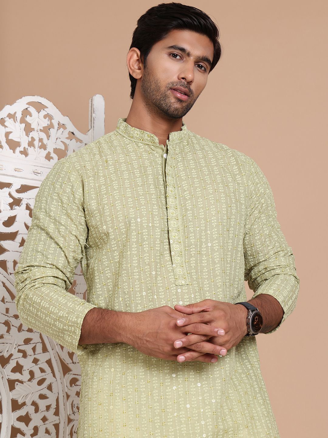 

Anouk Men Floral Embroidered Sequinned Kurta, Green