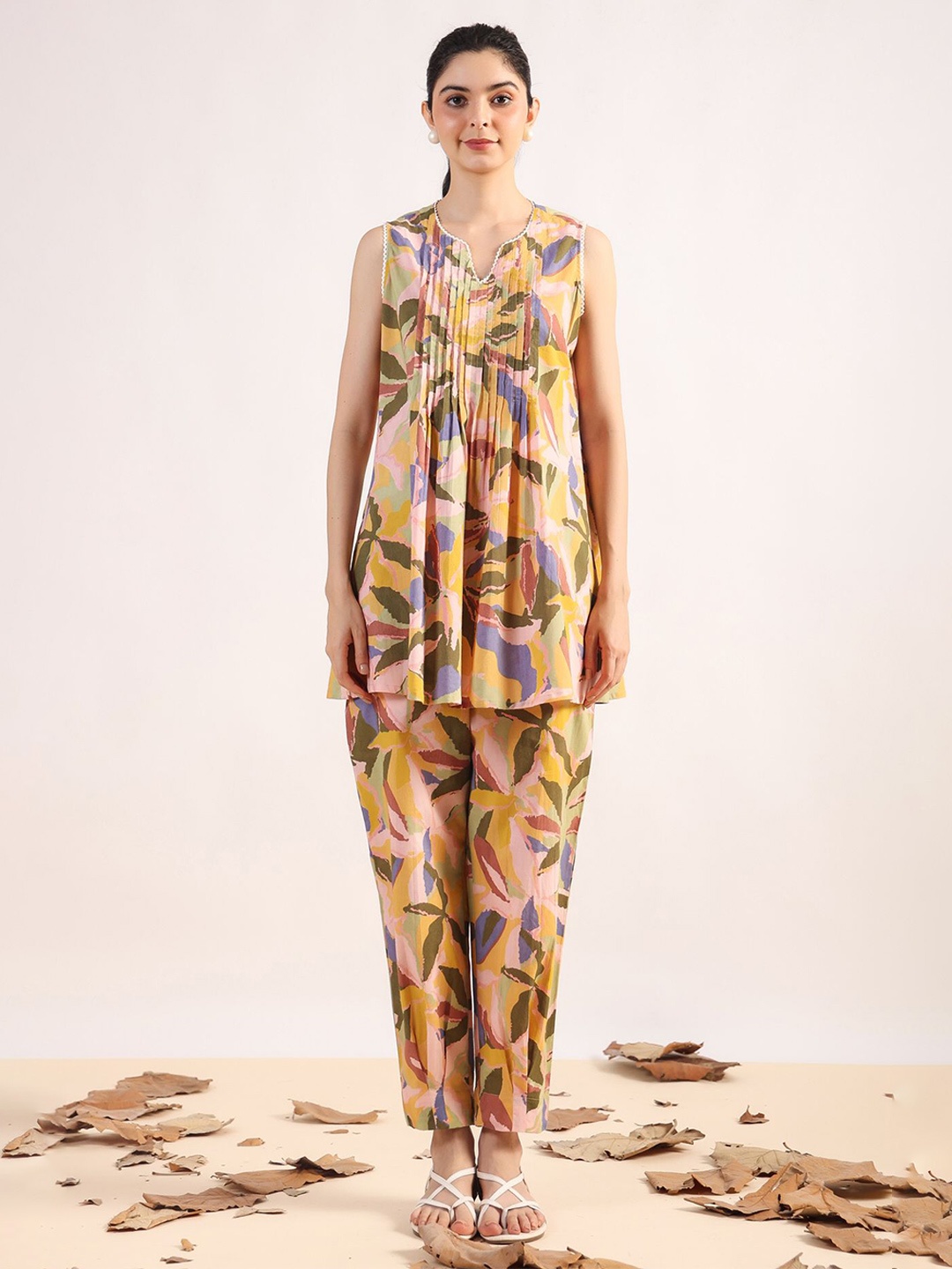 

JISORA Yellow Floral Printed Pure Cotton Tunic With Trousers