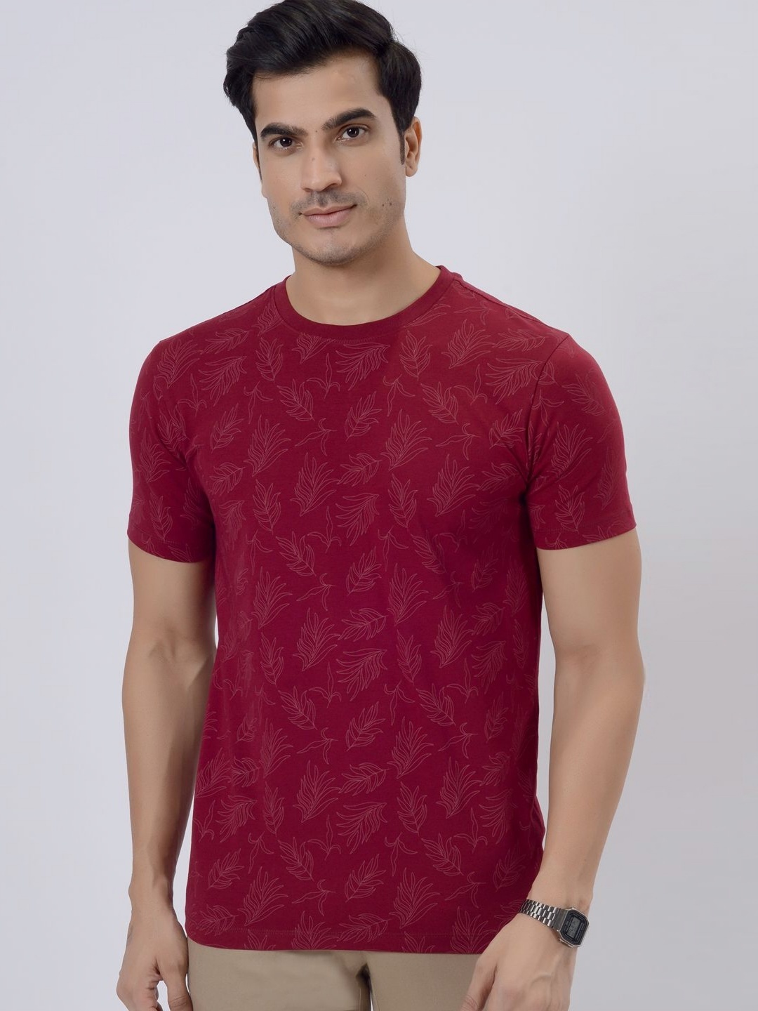 

JADE BLUE Men Printed Pockets Slim Fit T-shirt, Maroon