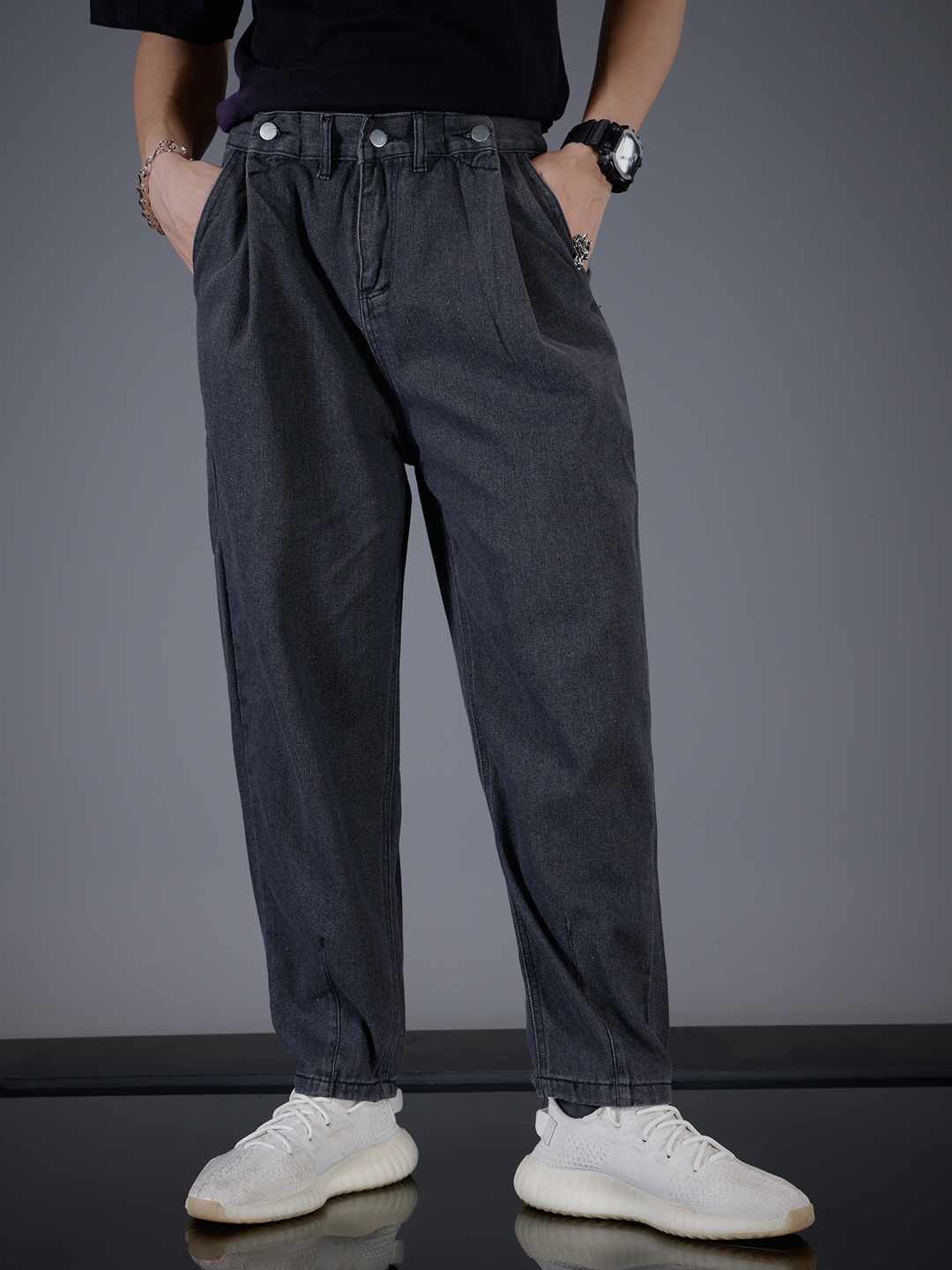 

SOKO STREET Men Pleated Relaxed Fit Light Fade Jeans, Grey