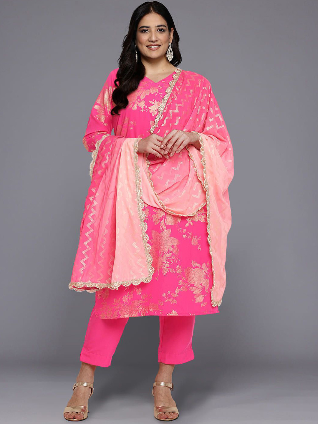

A PLUS BY AHALYAA Women Floral Printed Regular Kurta with Trousers & With Dupatta, Pink